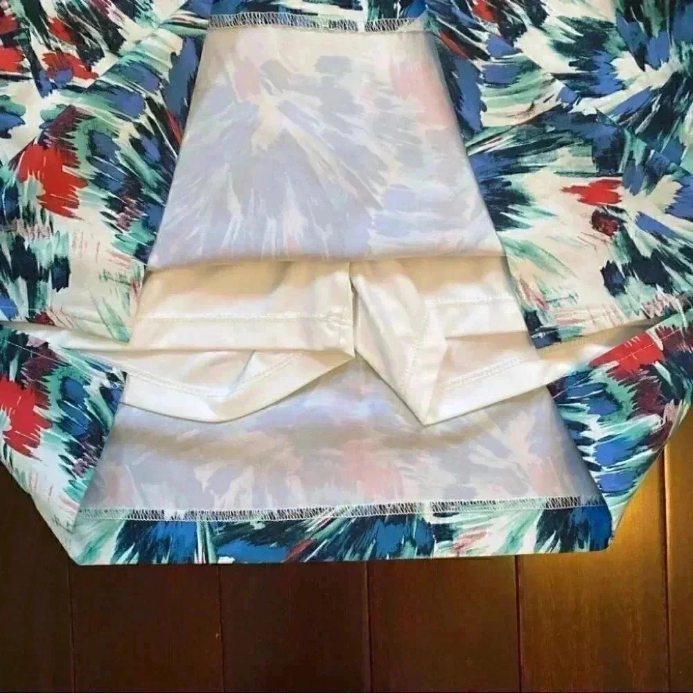 IZOD Golf Skirt Tennis Skort Short White Blue Red Floral Print Size 2 - Picture 9 of 16